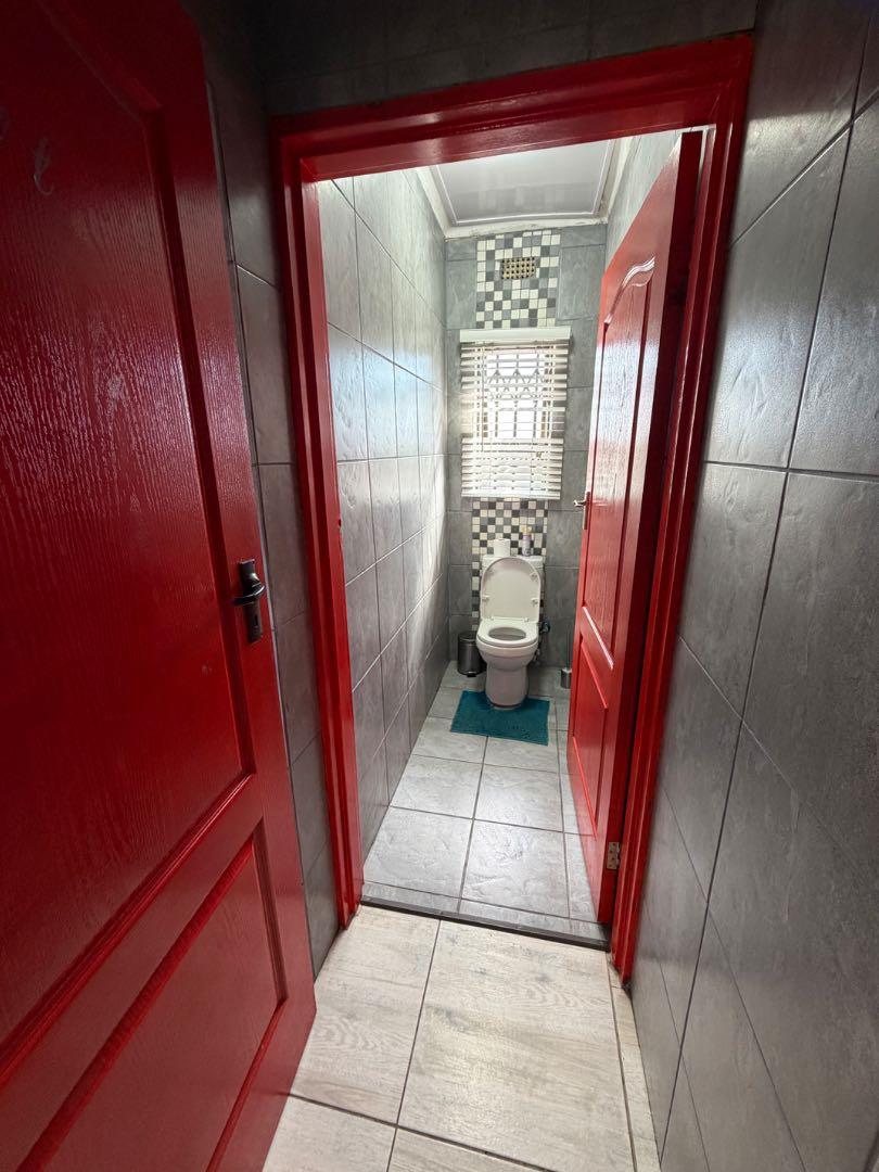 5 Bedroom Property for Sale in Elim Western Cape